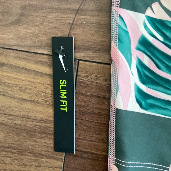 Nike tank top Medium - Picture 5 of 5